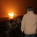 Severna Koreja poslala špijunski satelit u orbitu! Kim Džong Un gledao lansiranje - SAD "poludele" zbog njegovog poteza!