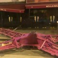 Drama u Parizu: Pala krila poznate vetrenjače na vrhu Mulen Ruža, sve se dogodilo rano jutros (video)