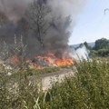 Požar kod Užica: Gori deponija, meštani u strahu da se vatra ne proširi do kuća (foto)