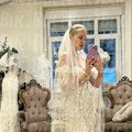 Čipkana venčanica i dubok dekolte: Evo ko je Isidora koja je danas na tajnom venčanju Sergeju Trifunoviću rekla "da"