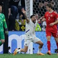Srbija pokradena protiv Danske: Sudijski stručnjak besan na kolegu iz Francuske, koji nije svirao penal nad Mitrovićem…