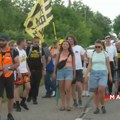 Počinje protest u Loznici! Stigli aktivisti iz brojnih delova Srbije, građani se okupljaju na „svelitijumskom saboru“