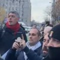 Čoveku sa bebom ne daju da prođe: Narod gnevan zbog blokada kod RTS u Beogradu (video)