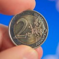 Student pronašao kovanicu od 2 evra, nije mogao ni da zamisli šta drži u rukama: "Hvala nebesima"