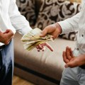 Lik pozajmio pare, a kad je došlo vreme da ih dužnik vrati desilo se nešto neočekivano pa usledio šok obrt: "Sinoć ga sretnem…