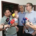 Uživo Vučić obilazi porodicu koja je rešila stambeno pitanje; Potpisano 1.440 ugovora, u proceduri još 1.836