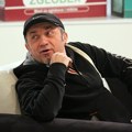 Dva dana častio celu kafanu kada mu je sin raskinuo sa pevačicom: Čeda stavio na stub srama svoju koleginicu