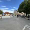 U Paraćinu građani odaju poštu stradalima u Novom Sadu, među kojima je bila i njihova sugrađanka (VIDEO)