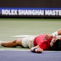 Novak: "Izvini što čekaš - morao sam da obrišem povraćku" FOTO