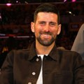 (Foto ubod) Novak Đoković u centru pažnje NBA superzvezda: Lebron i Dončić potrčali da se slikaju sa Srbinom!