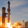 Maskova kompanija lansirala raketu dugu 124 metara, 20 satelita poslato u svemir! Staršip uspešno sleteo u okean