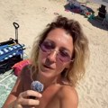 "Narod se kupa u vašoj krvi" Tijana nasred plaže testirala menstrualni kupaći, nastao rat u komentarima (video)