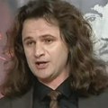 VIDEO Pevač Lepi zamalo napadnut na ulici: Fan mu prišao da se slikaju, a onda nastao sukob
