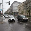 AMSS. Moguća magla i sumaglica ujutro, mestimično mokri kolovozi zbog povremene slabe kiše