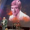 Počeo koncert posvećen Tomi Zdravkoviću: Sala puna, emocije preplavile publiku - Ovaj pevač je otvorio koncert