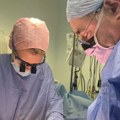 Sestra sestri dala šansu da i sama nosi bebu: Prva transplantacija materice u Velikoj Britaniji