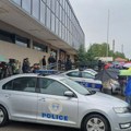 Protest roditelja i dece u severnom delu Kosovske Mitrovice zbog zbog nasilnog upada Kosovske policije u sportsku halu