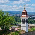 Uklonjene skele oko Tornja na tvrđavi Pri kraju obnova sat kule, završetak radova za deset dana