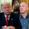 Dok se Mask i Tramp svađaju, Bezos vreba priliku, želi da profitira