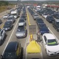 Potpuni kolaps na granicama! Pogledajte ove slike: Sunce upeklo, a rekama vozila se ne vidi kraj: Evo gde se najduže čeka…