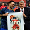 Vredno priznanje: Aleksandar Mitrović pred meč sa Engleskom dobio specijalnu medalju