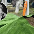 Glumac objavio sliku s groba Halida Bešlića: Pozlilo mu pred sahranu, sad poslao potresnu poruku