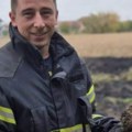 Bodlje su već počele da mu se dime: Vatrogasci iz požara kod Siriga izvukli njega, spasili ga u poslednji čas