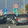 Žestok udes kod čukarice: Sudarila se tri vozila, jedno potpuno smrskano: Vozači, oprez, stvara se gužva (foto)