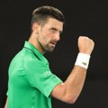 Đoković - Siner: Epska borba u Melburnu! Novak u problemu, obratio se svom timu i tražio ovo!