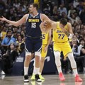 Lejkersi besni zbog jedne odluke sudija! U centru pažnje - Nikola Jokić! Arbitri mu oprostili veliku grešku, u Los Anđelesu su…