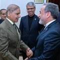 Srdačan susret Šarifa i Arakčija u Islamabadu: Premijer Pakistana i iranski šef diplomatije imali "najtopliji razgovor"
