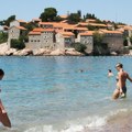 Srpska estrada se seli na primorje! Istražujemo: Ko najviše zaradi tokom leta