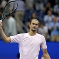 Zverev ekspresno do polufinala Ju Es opena, sledi duel sa Hačanovom