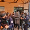 Izveštaj koji je Vučić predao Borelju Otkriveno kroz kakva zverstva prolaze Srbi uhapšeni na severu Kosova (foto)