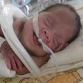 "Mama, zašto Đurđina nije kao ostala deca": Ova potresna priča krije se iza slike nasmejane bebe u bolnici