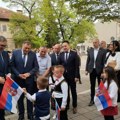 Aleksandra Vučića u Bileći dočekala deca u narodnim nošnjama Predsednik kreće u Mostar na susret s lajčakom