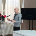 “Potrčko” Miroljuba Petrovića novinarima u Leskovcu poručio da bez podrške grada ne bi ni postojali, pa im poželeo…