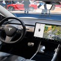 Tesla se udvara teksaškim gradovima