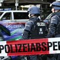 Pogledajte kako Srbin puca na policiju u Beču: Ubio ženu, ranio ćerku, otvorio vatru na policiju kada su došli da ga hapse, pa…