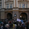 Студенти у Нишу: Скуп подршке за колеге испред Филозофског факултета