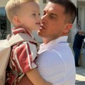 "Moj prvi dan u vrtiću": Sin Davida Dragojevića skockan od glave do pete - roditeljima puno srce zbog Rajana: "Mali koraci…