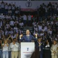 Sad kad su narodnjački hitovi u političkoj modi