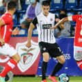 Pehar na debiju Doskorašnji fudbaleri Zvezde i Partizana osvojili trofej