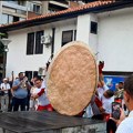 Visoke cene! Građani moraju da izdvoje više novca na roštiljijadi u Leskovcu: Pečenje košta kao u restoranima u Beogradu