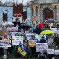 Žene ukrajinskih vojnika traže da im se muževi demobilišu