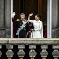 Danska kraljica formalno abdicirala, Frederik novi kralj