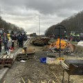Протести и штрајкови паралишу Европу! Трактори блокирали главне путеве у Белгији и Француској, штрајкују радници у Немачкој…