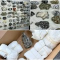 Sprečen šverc minerala u prtljagu autobusa pronađena 63 mineralna kamena