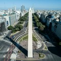 У Аргентини генерални штрајк против председника: Отказано 400 летова