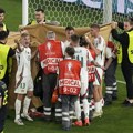 Sjajne vesti: Evo šta se dešava sa teško povređenim mađarskim fudbalerom (foto)